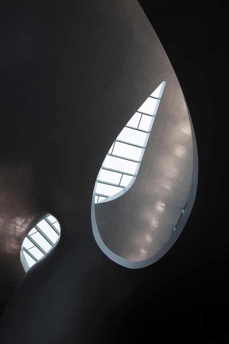 Sander Van Laar, Skylight (Architektur, Detail, Licht, Lichtblick, Durchblick, modern, abstrakt, Treppe, Fotokunst,  Wohnzimmer, Jugendzimmer, Wunschgröße, grau/schwarz/weiß)