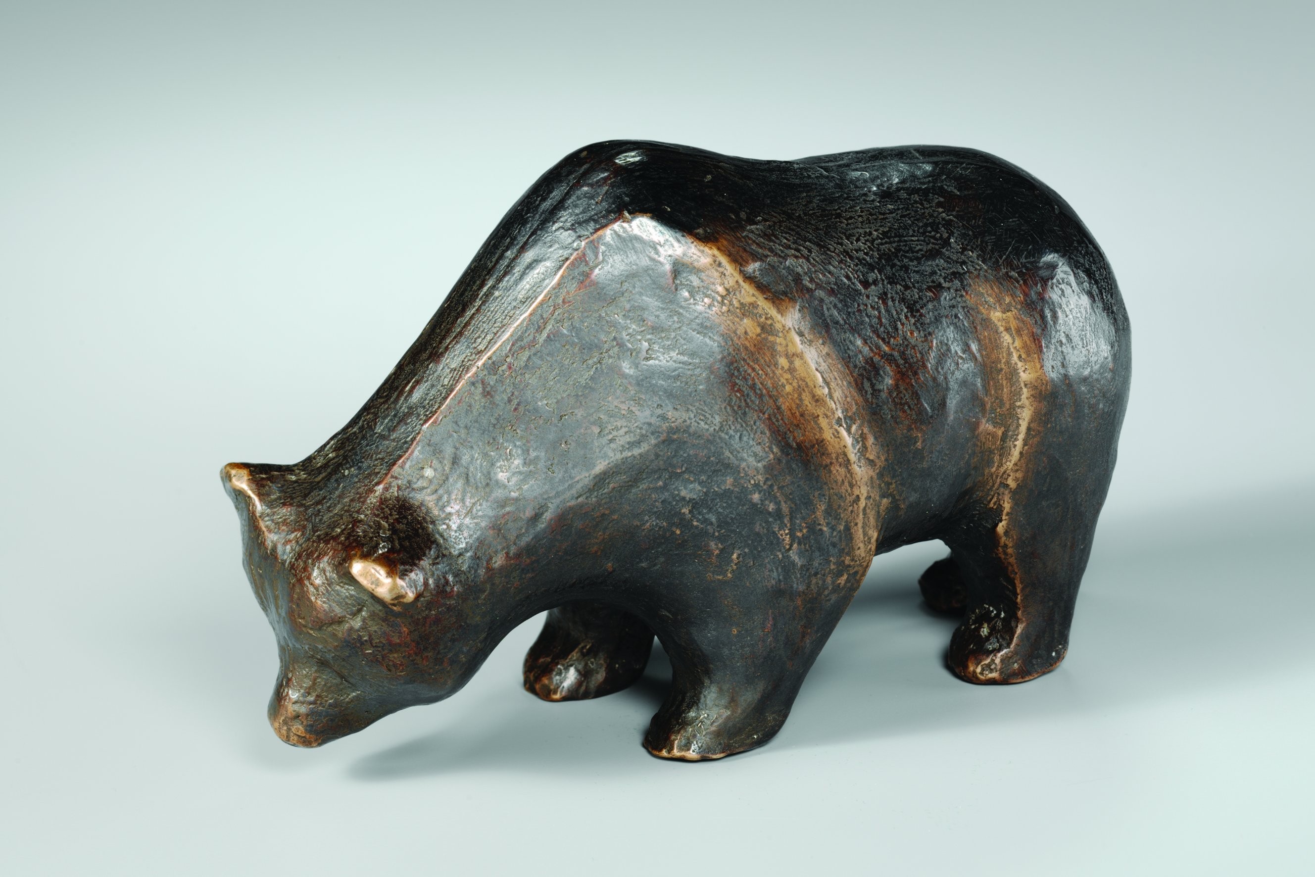 Johannes D. Zoller, Bär, 10 x 16cm (Bär, Tier, massiv, Bronze, Skulptur, Figur, Börse, Büro, Business, limitiert)