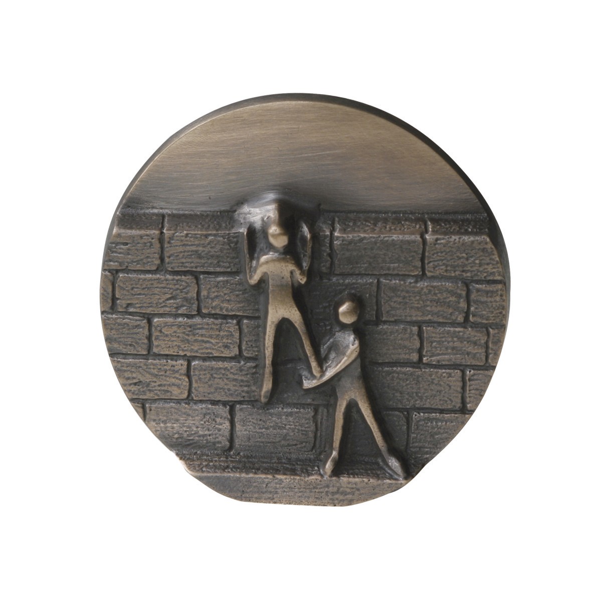 Kerstin Stark, Mauern überwinden, 8cm (Mauern übrwinden, Räuberleiter, Vertrauen, Zusammenhalt, Team, Inspiration, Impulse, Skulptur, Plastik, Bronze, Medaille, Plakette, Wohnzimmer, Büro, bronzefarben)