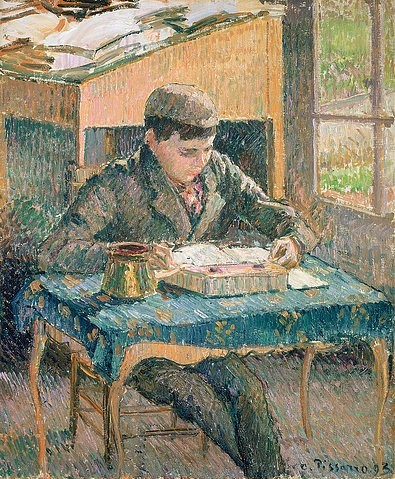 Camille Pissarro, Rodo beim Lesen. 1893 (Portrait,Impressionismus,19. Jahrhundert,Öl auf Leinwand,Christie's Images Ltd,1830-1903,Pissarro,Camille,Kind,Lesen,Pissarro, Camille 1830-1903, französischer impressionismus,Junge,Schüler,konzentriert,Tischchen,sitzen,Beine ausgestreckt)