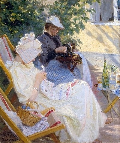 PEDER SEVERIN KROYER, Zwei Frauen im Garten (In der Laube). 1892. (Lübecker Museen,Museum Behnhaus Drägerhaus,Kroyer,Peter Severin,1851-1909,Haushalt,Garten,Peter Severin Kroyer,Frauen,Handarbeit,nähen,sticken,Haube,Liegestuhl,Korb,Klapptisch,Schatten,häkeln,Nähmaschine,19. Jahrhundert)
