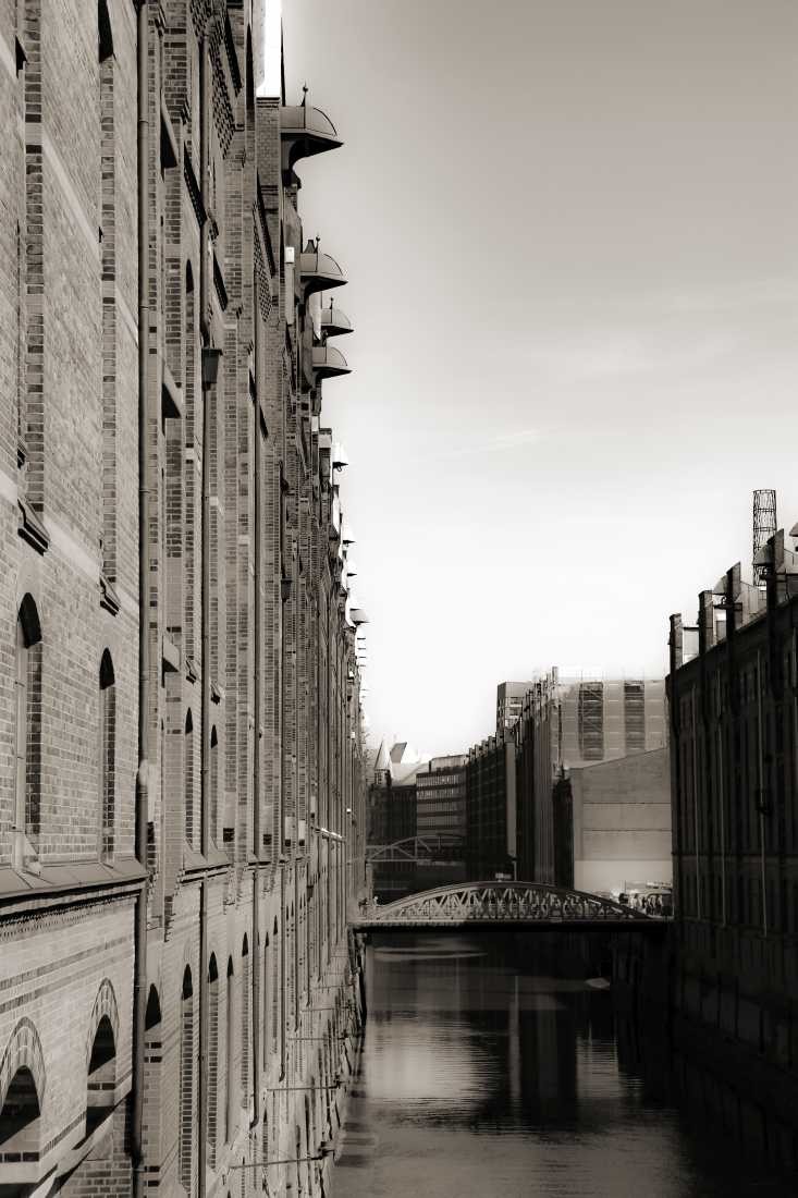 Konfiguration benutzen (Hafenstadt, Hamburg, Speicherstadt, Kanal, Brücke, Nostalgie, maritim, Wunschgröße, Fotografie, Wohnzimmer, Treppenhaus, sepia)