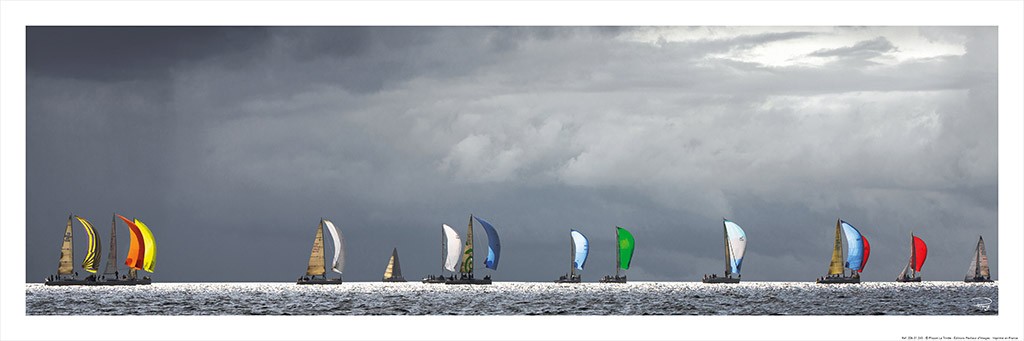 Philip Plisson, Lumière sur le Spi Ouest-France (Segelschiffe, Regatta, maritim, Segelsport, Meeresbrise, Meer, Treppenhaus, Badezimmer, Wohnzimmer, Photokunst, Fotokunst, bunt)