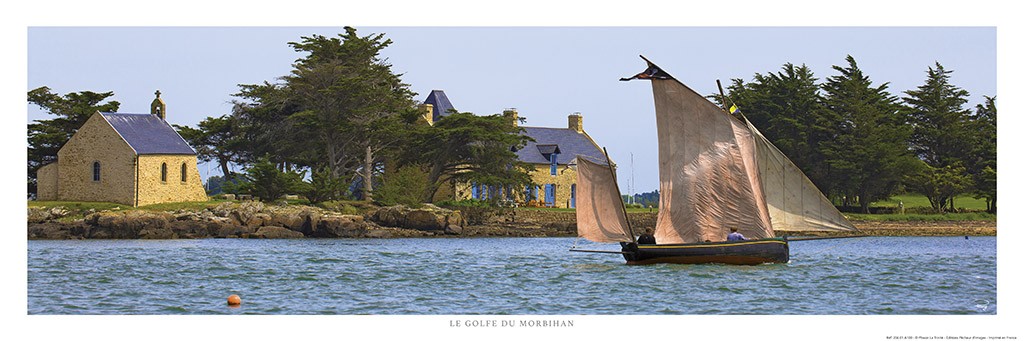 Philip Plisson, Vieux gréement – Golfe du Morbihan – Bretagne (Bucht, Segelboot, maritim, Küste, Treppenhaus,  Wohnzimmer, Frankreich, Fotokunst, bunt)