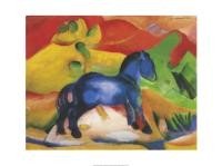 Franz Marc, Blaues Pferdchen, 1912 (Malerei, Expressionismus, blaues Pferd, kleines Pferd, Tier, figurativ, Landschaft, Hügel, klassische Moderne, Wohnzimmer, Arztpraxis, Treppenhaus, blau / bunt)