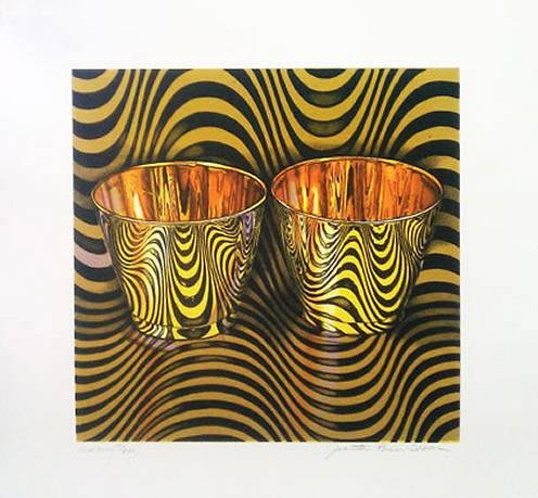 Pasin Sloan Jeanette Wave Cups II (30) (Lithografie, handsigniert, nummeriert) (Muster, Wellen, Spiegelungen, Becher, Metall, modern, Grafik, Original, signiert, Wohnzimmer, Bar, gelb/schwarz)