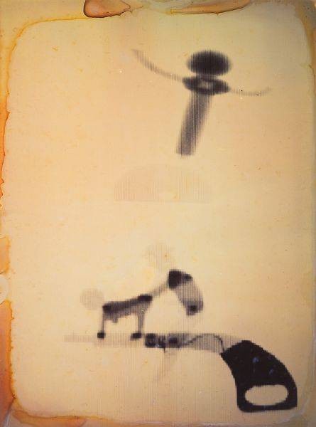 Klauke Jürgen The Big Sleep 8 (1995) (20) (Cibachrome mit Siebdruck, handsigniert, nummeriert) (Abstrakte Kunst, Fotokunst, asbstrahiert, figurativ, Hund, Mensch, Pistole, modern, Dia, Positivbild, Original, signiert, Wohnzimmer,)