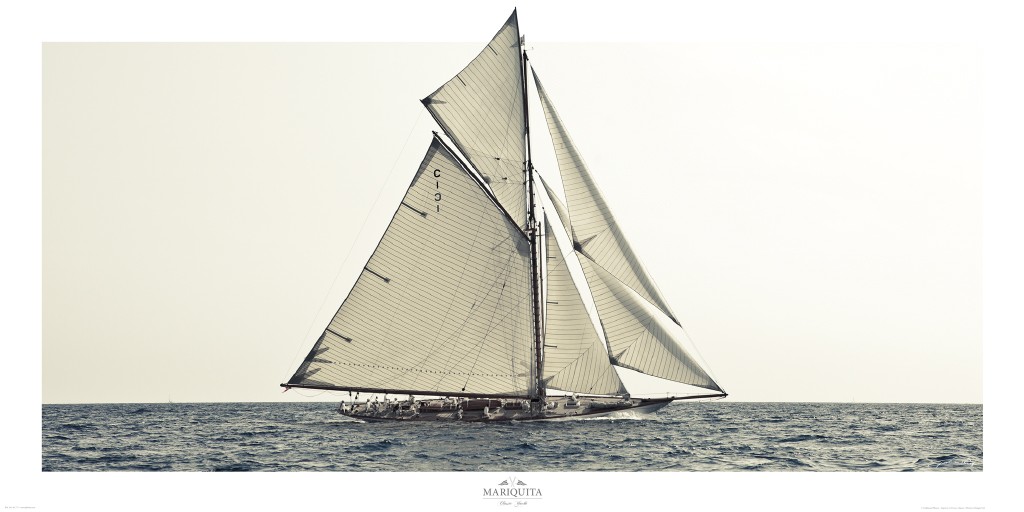 Guillaume Plisson, Mariquita - classic yacht (Segelboot, Segel, Wind,  Segelsport, Meeresbrise, Nostalgie, Treppenhaus, Badezimmer, Wohnzimmer, Fotokunst, schwarz/weiß)