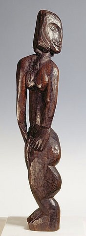 Ernst Ludwig Kirchner, Rückschauende. 1913 (Skulptur,Expressionismus,20. Jahrhundert,Düsseldorf,Kunstpalast,Eichenholz,1880-1938,Kirchner,Ernst Ludwig,Kirchner,Ernst Ludwig,plastik,statuette,statue,holz,Expressionismus,expressionistisch,grob,archaisch,Skulptur,Frau,Schwarze Wassereiche)