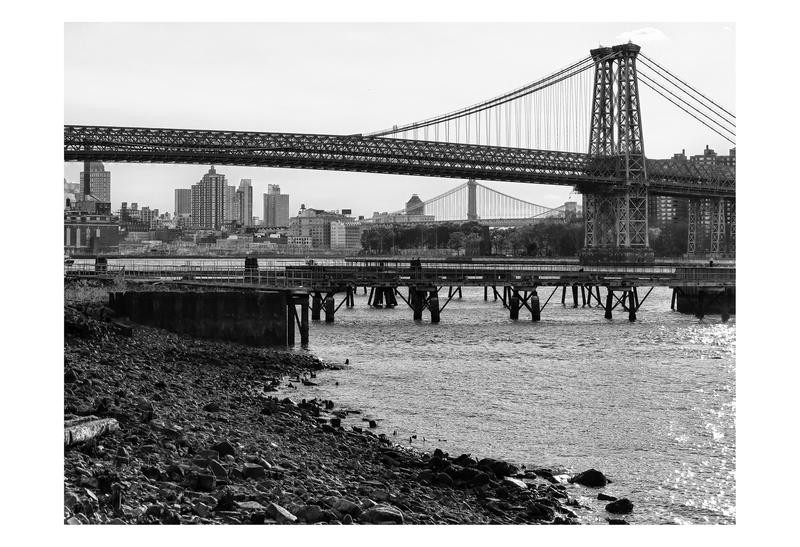Sandro De Carvalho, NEW YORK CITY BRIDGES I (Brücke, Brooklyn Bridge,  Architektur, New York, Städte, Metropole, Fotokunst,  Wunschgröße, Wohnzimmer, Büro, Treppenhaus, schwarz/weiß)