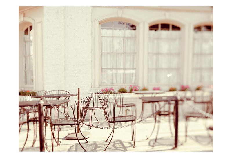 Tracey Telik, CAFE PARIS (Café, Bar, Gastronomie, Straßencafé, Stühle, Tische, modern, Fotokunst, Wunschgröße, Wohnzimmer)
