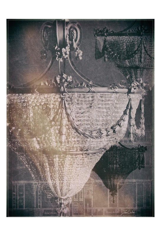 Tina Carlson, CHANDELIER SILVER II (Lampe, Leuchter, Kronleuchter, Kristall, Nostalgie, Retro, Vintage, Grafik, Fotokunst, Wunschgröße, Wohnzimmer, Treppenhaus, bunt)