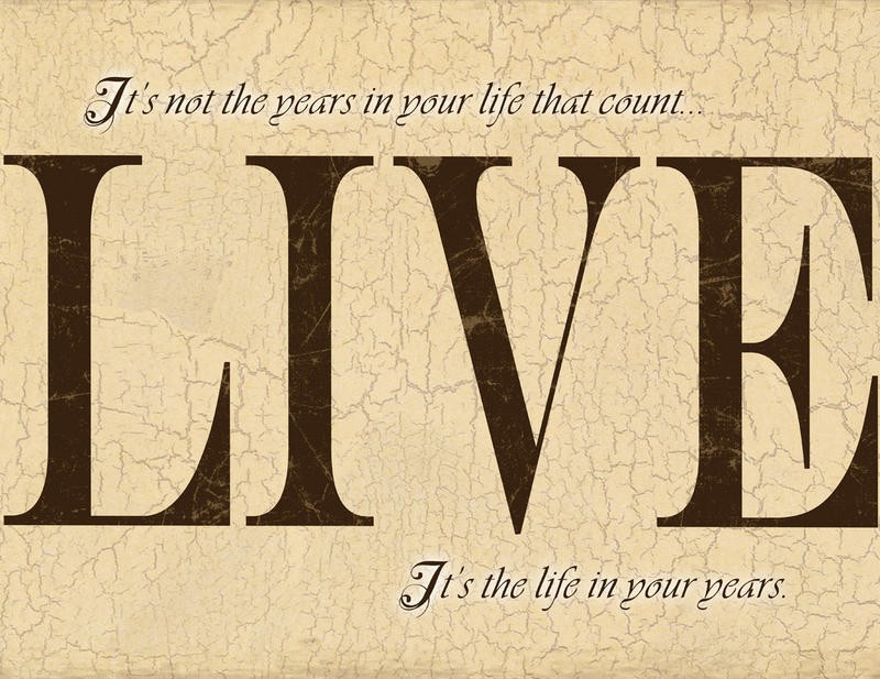 Diane Stimson, LIVE LOVE I (Leben, lebensweisheit, Spruch, Buchstaben, Motivation, Inspiration, Typografie, Grafik, Wunschgröße, Treppenhaus, braun/beige)