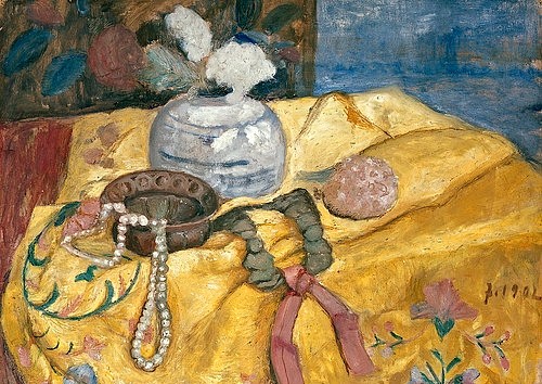 Paula Modersohn-Becker, Stillleben mit Perlen und Vase. 1902 (Hannover,Landesmuseum,Modersohn-Becker,Paula,1876-1907,Öl/Pappe,20. Jahrhundert,Stillleben,Paula Modersohn-Becker,Stillleben,gelb,Perlenkette,Kette,Ingwertopf,Vase,Blumenvase,Tischdecke)