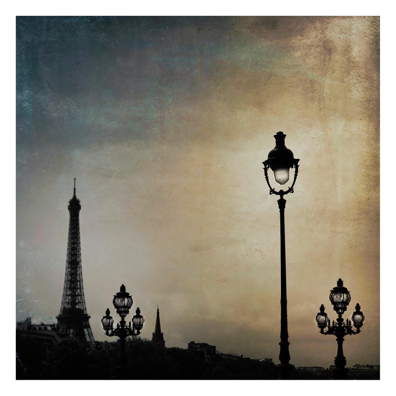Tracey Telik, EIFFEL TOWER IN THE NIGHT (Städte, Metropole, Paris, Eiffelturm, Wahrzeichen, Laternen, Abendstimmung, Wohnzimmer, Fotokunst,)