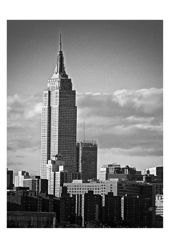 Sandro De Carvalho, EMPIRE STATE VI (Wolkenkratzer, Hochhaus, Skyline, Empire State Building,  Architektur, New York, Städte, Metropole, Fotokunst, Wunschgröße, Wohnzimmer, Büro, Treppenhaus, schwarz/weiß)