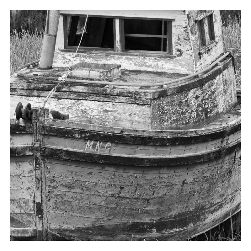 F+S Parker, NAUTICAL HISTORY I (Boot, Fischerboot, Verfall, Vergänglichkeit, Nostalgie, Nahaufnahme, Fotokunst, Wunschgröße, Wohnzimmer, Treppenhaus, schwarz/weiß)