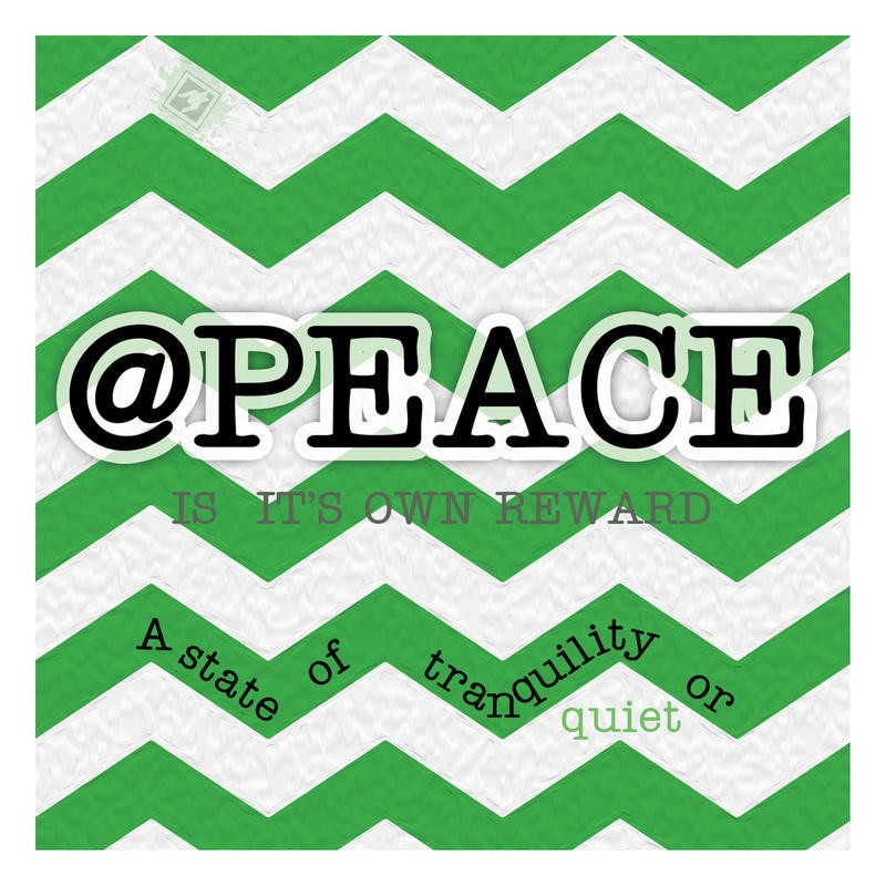 Tony Pazan, PEACE AND HOME I (Peace, Frieden, Typografie, Inspiration, Motivation, Zackenmuster, Wunschgröße, Jugendzimmer, Treppenhaus, Grafik, grün/weiß/schwarz)