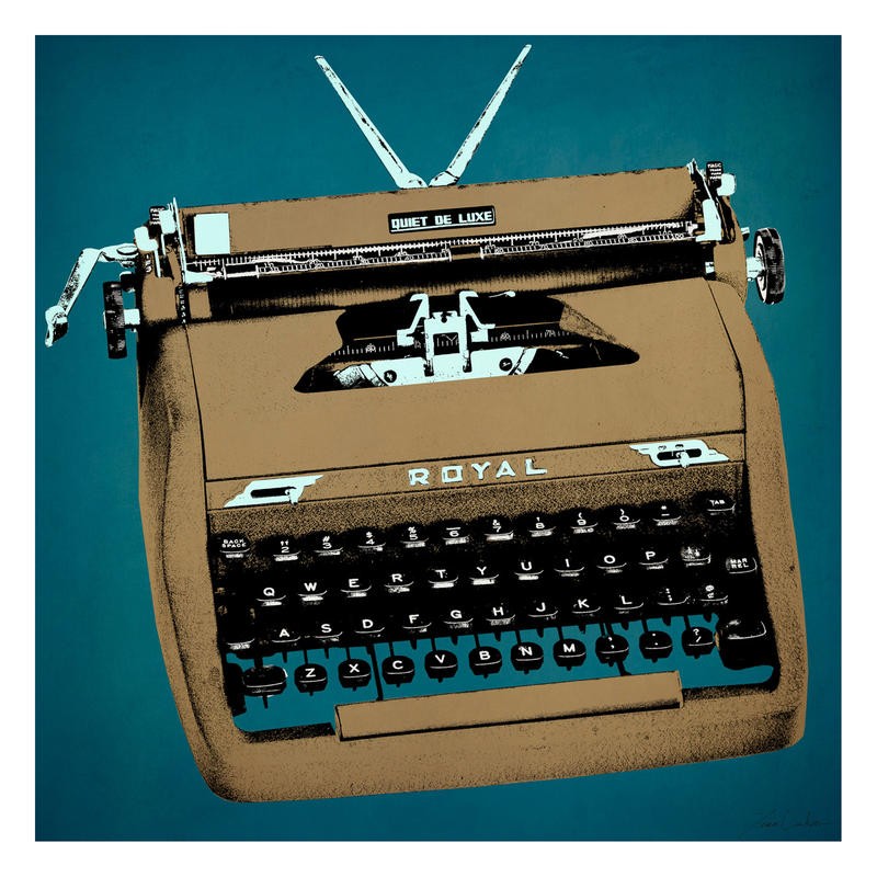 Tina Carlson, TYPEWRITER BROWN I (Schreibmaschine, Technik,  Vintage, Retro, Nostalgie,  Pop Art, Grafik, Wunschgröße, Wohnzimmer, Treppenhaus, braun/blau)