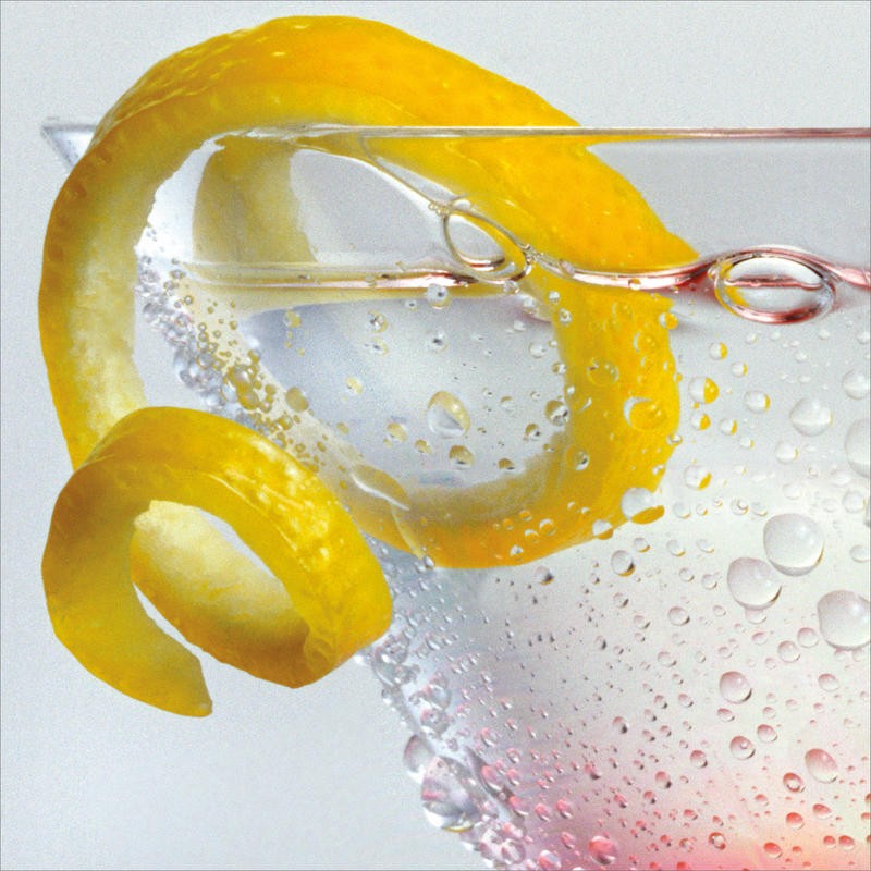 Barry Seidmann, SPLASH I (Glas, Wasser, Zeste, Zitronenzeste, Frische, spritzig, Erfrichung, Esszimmer, Bar, Gastronomie, Fotokunst, Nahaufnahme, Wunschgröße, bunt)