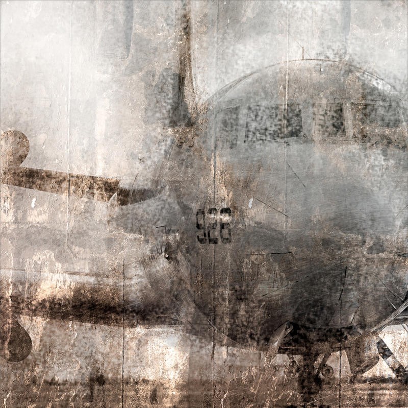 Kimberly Allen, AIRCRAFT I (Flugzeug, Propeller, Fotokunst, Nahaufnahme, Nostalgie, Grafik, Wohnzimmer, Treppenhaus, Schlafzimmer,  Wunschgröße, beige/sepia)