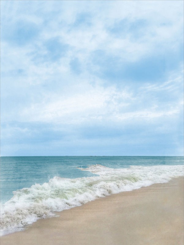 Joseph Rowland, SUMMERTIME BREEZE BEACH (Meer, Sand, Strand, Welle, Horizont, Meeresbrise, maritim, Sonnenaufgang, Fotokunst, Wohnzimmer, Treppenhaus, Wunschgröße, bunt)