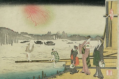 Katsushika Hokusai, Ryogoku Yusuzumi (Ein kühler Abend in Ryogoku). (Zwei Kurtisanen schauen am Ufer des Flusses Sumida einem Feuerwerk zu.) (Hokusai,Katsushika,1760-1849,Christie's Images Ltd,19. Jahrhundert,18. Jahrhundert,Katsushika Hokusai,Japan,Asien,Oban tate-e,kamuro,Feuerwerk,Kurtisane,Fluss,Flussufer,Steg,balancieren)