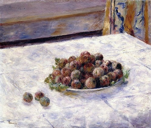 Pierre-Auguste Renoir, Stillleben, ein Teller mit Pflaumen (Nature Morte, Le plat de Prunes). Ca. 1884 (Stillleben, Obst, Teller, Früchte, Pflaumen, weiße Tischdecke, Impressionismus, klassische Moderne, Wunschgröße, Wohnzimmer, Malerei)