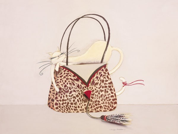 Marilyn Robertson, THE CAT OUT OF THE BAG II (Grafik, Katze, Eleganz,  Diva, weiße Katze, Schuh, Handtasche, dekorativ, Schlafzimmer, Treppenhaus, Wohnzimmer,  Bistro, bunt)