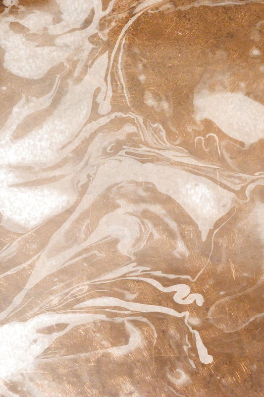 Kimberly Allen, Cosmic Copper 1 (Abstrakt, Abstrakte Kunst, Kosmisch, Wellen, Bewegung, Grafik,  Wohnzimmer, Treppenhaus, Büro, Wunschgröße, beige/kupfer)