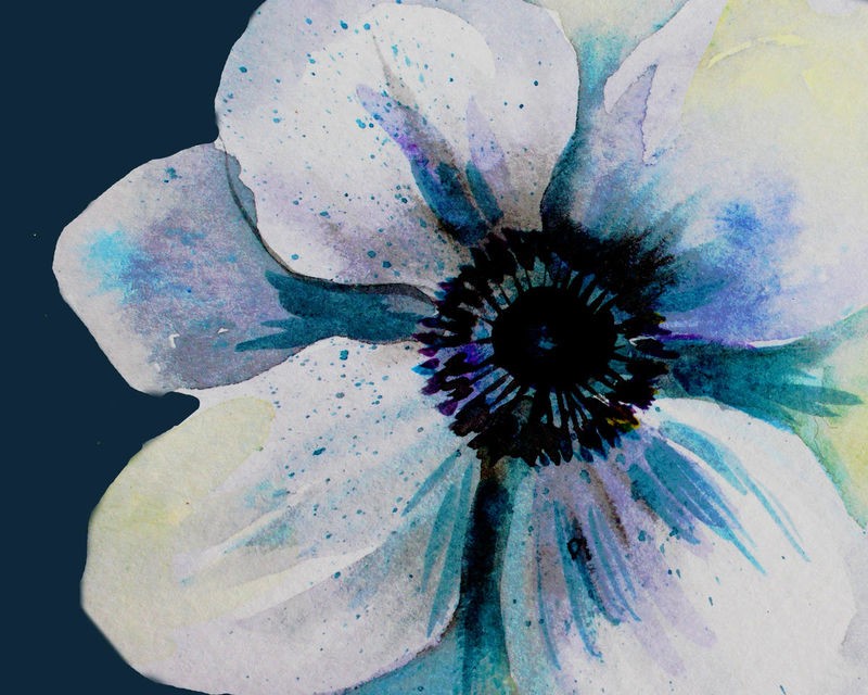 Boho Hue Studio, Light and Shadow 2 (Blumen, Blüten, Botanik, Blütenblätter Treppenhaus, Schlafzimmer, Wohnzimmer, Wunschgröße, Malerei, weiß/blau)