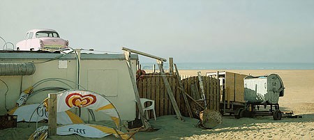 Peter van der Ploeg, Heart break  (Malerei, modern, Fotorealismus, Meeresbrise, maritim, Meer, Strandcafe, verlassen, Horizont, Treppenhaus, Wohnzimmer, bunt)