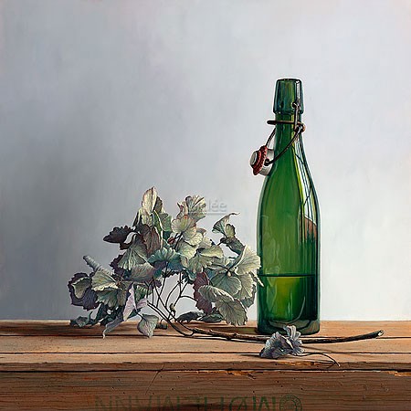 Rob Møhlmann, All dried up (Malerei, Modern, Stillleben, Holztisch, Flasche, Schnappverschluss, Bierflasche, Hortensie, Dolde, natuaralistisch,  Küche, Esszimmer, bunt)