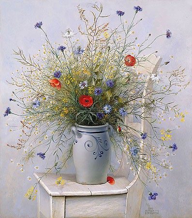 Patrick Creyghton, Summer bouquet (Malerei, Natur, Stilleben, Blumen, Blumenstrauss, Strauss, Sommerblumen, Kornblumen, Mohnblumen, Wiesenblumen, Wildblumen, alter Holzstuhl, Steinguttopf, naturalistisch, Wohnzimmer, Treppenhaus, bunt)