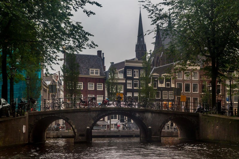 Vladimir Kostka, Amsterdam Bridge (Amsterdam, Städte, Gracht, Kanal, Brücke, Architektur, Wunschgröße, Fotografie Wunschgröße, Wohnzimmer, Treppenhaus, bunt)