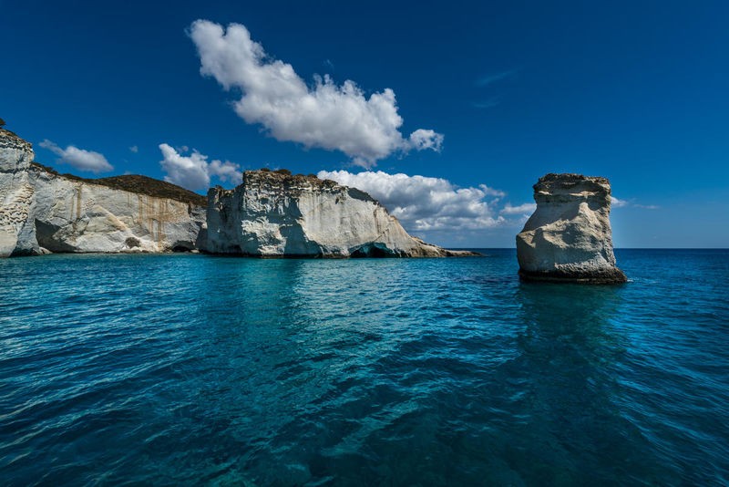 Vladimir Kostka, Milos Rocks 1 (Landschaften, Milos, Griechenland, Insel, Küste, Klippen, Meer, Meeresbrise, Fotografie, Wunschgröße, Wohnzimmer, Treppenhaus, bunt)