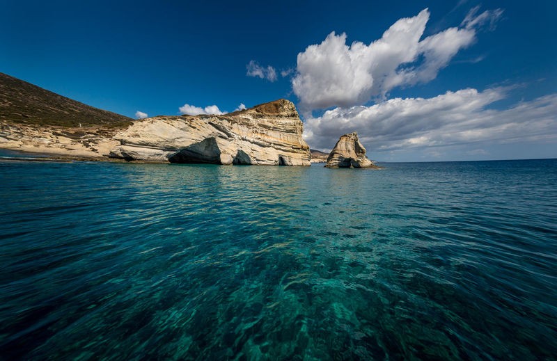 Vladimir Kostka, Milos Rocks 2 (Landschaften, Milos, Griechenland, Insel, Küste, Klippen, Meer, Meeresbrise, Fotografie, Wunschgröße, Wohnzimmer, Treppenhaus, bunt)