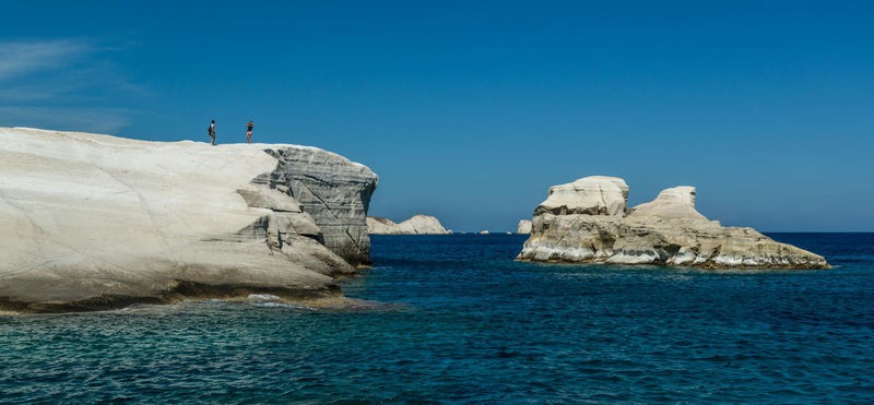 Vladimir Kostka, Milos Rocks Shores (Landschaften, Milos, Griechenland, Insel, Küste, Klippen, Meer, Meeresbrise, Fotografie, Wunschgröße, Wohnzimmer, Treppenhaus, bunt)