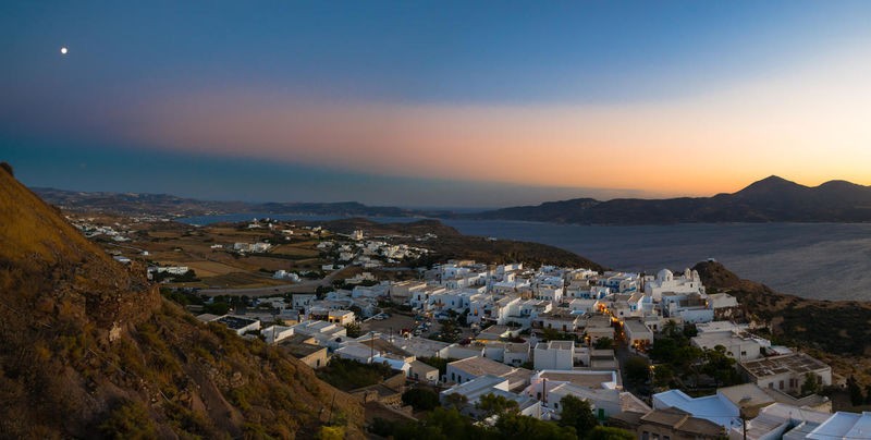 Vladimir Kostka, Milos Island (Landschaften, Milos, Griechenland, Insel, Küste, Meer, Meeresbrise, Sonnenuntergang, Fotografie, Wunschgröße, Wohnzimmer, Treppenhaus, bunt)