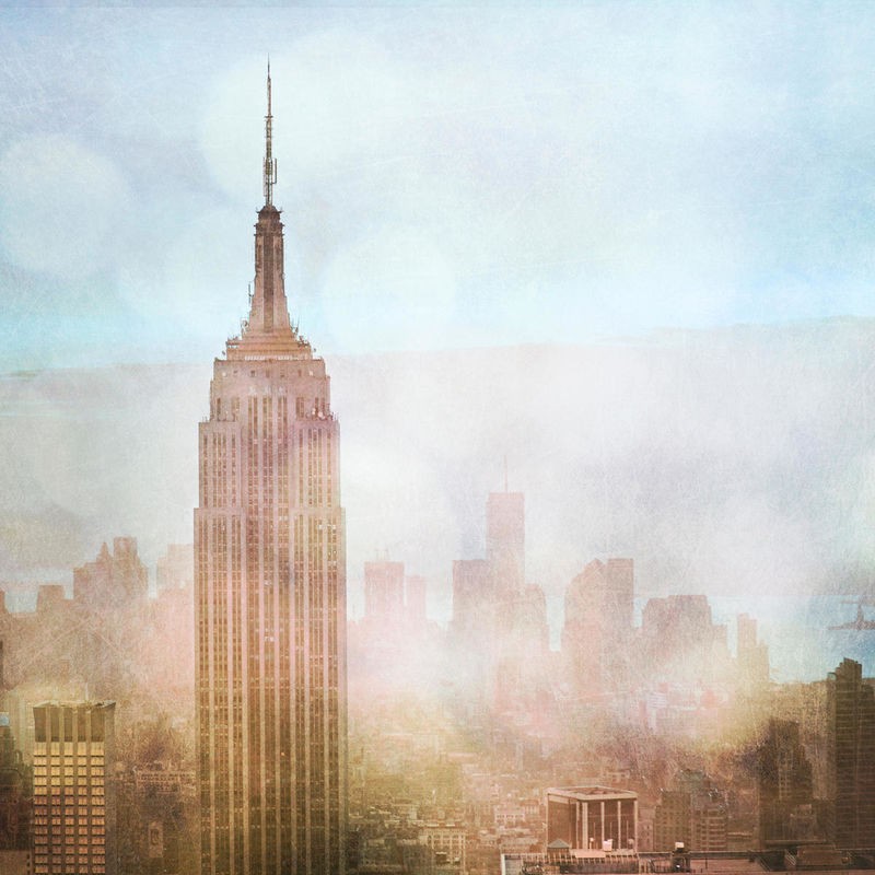 Ashley Davis, Empire (Empire State Building, Gebäude, Architektur, New York, Dunst, Wohnzimmer, Treppenhaus, Büro, modern, Fotokunst, Wunschgröße, bunt)