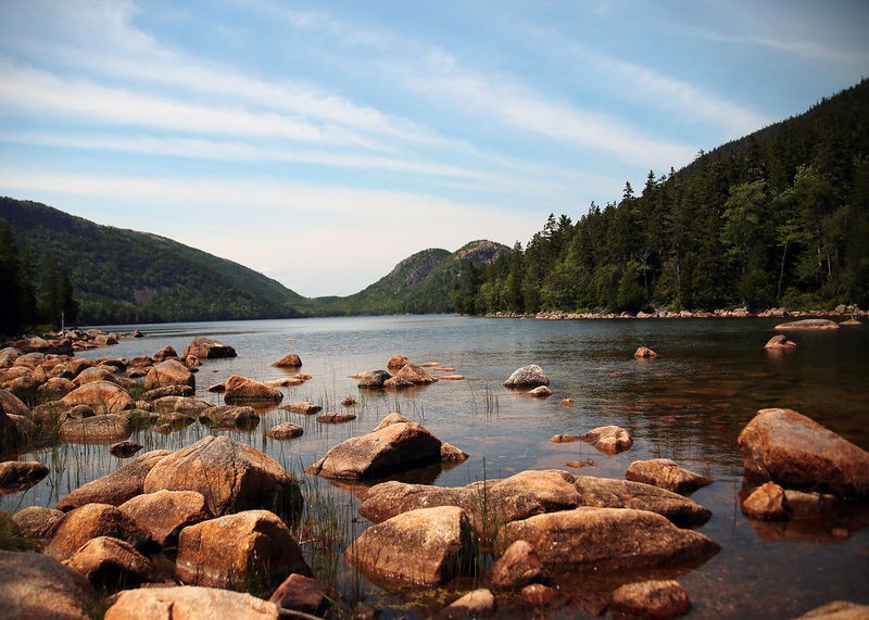Lisa Colberg, Cold River (Landschaft, Fluss, Wälder, Einsamkeit, Idylle, Fotokunst, Wunschgröße, Wohnzimmer, Treppenhaus, bunt)