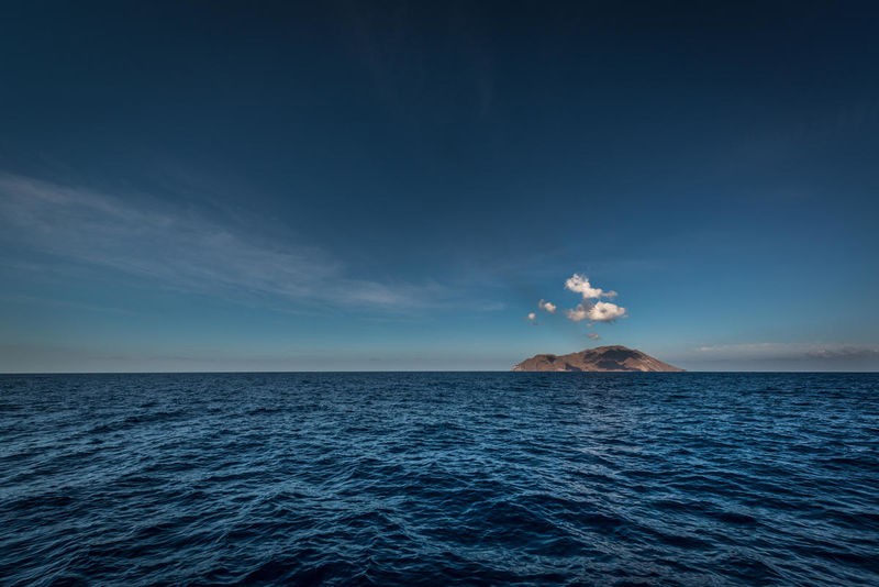 Vladimir Kostka, Milos Rocks Island (Landschaften, Milos, Griechenland, Insel, Horizont, Meer, Meeresbrise, Fotografie, Wunschgröße, Wohnzimmer, Treppenhaus, bunt)