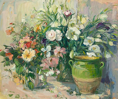Carla Rodenberg, Green vase and bouquet (Malerei, Modern, Stillleben, grüne Blumenvase, abstrakte Elemente, Wohnzimmer, Schlafzimmer,rot / bunt)