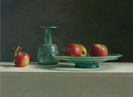 Henk Helmantel, Roman glass with apples (Malerei, Stillleben, Tisch, römisches Glas, Glasteller, Karaffe, Äpfel, Obst, Früchte, Esszimmer, Küche, Wohnzimmer, bunt)