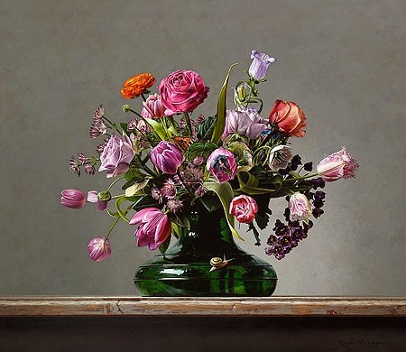 Roman Reisinger, Flower still life with small tortoiseshell butterfly (Stillleben, Blumenvase, Blumenstrauß, Blüten, Vanitas, Vergänglichkeit, Schmetterling, Schnecke, Esszimmer, Treppenhaus, Wohnzimmer, Malerei, bunt)