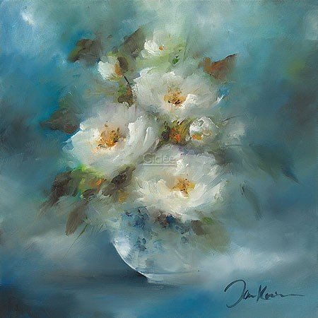 Jan Kooistra, Radiant (Rosen, Blumen,  Blumenstrauß, Blüten, Stillleben, weich, zart, diffus, Schlafzimmer, Wohnzimmer, Treppenhaus, Malerei, blau/weiß)