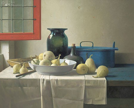 Henk HELMANTEL, Stilleven met open raam (Rembrandts atelier) (Stillleben, Tisch, Obstteller, Birnen, Topf, Vase, Tischtuch, Fenster, Esszimmer, Wohnzimmer, zeitgenössische Malerei)