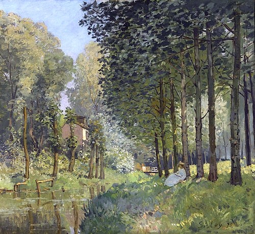 Alfred Sisley, Rast am Flussufer. Am Waldrand (Le repos au bord du ruisseau. Lisière de bois). 1872 (Sisley,Alfred,Paris,Musée d'Orsay,1839-1899,Öl auf Leinwand,19. Jahrhundert,Impressionismus,Landschaft,Alfred Sisley,Sommer, Frankreich, Natur,Sommerlandschaft, Bäume,Baumreihe, Licht, Fluss,Flüsschen, Wasser, Ufer, Impression, Wald,Waldrand, Bach,grün,fr)