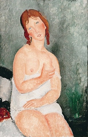 Amadeo Modigliani, Junge Frau in Hemd. 1918 (20. Jahrhundert,Öl auf Leinwand,Wien,Albertina,1884-1920,Modigliani,Amadeo,Amadeo Modigliani,Frau,Brust,weiß,Halbakt,rothaarig,geneigter Kopf,sitzen)