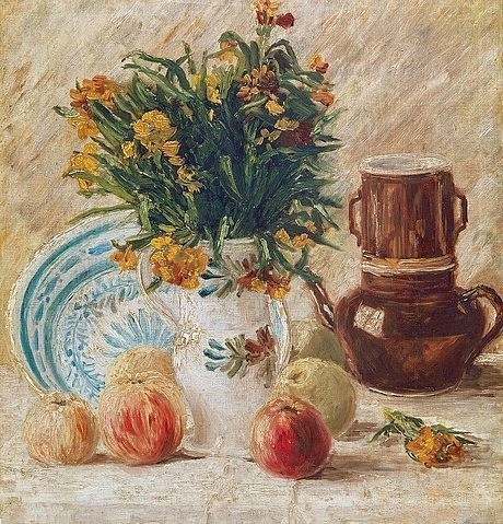 Vincent van Gogh, Stilleben. Um 1886 (Stillleben, Äpfel, Kaffeekanne, Teller, Obst, Früchte, Blumenvase, Klassische Moderne, Impressionismus, Wohnzimmer, Esszimmer, Wunschgröße, bunt)